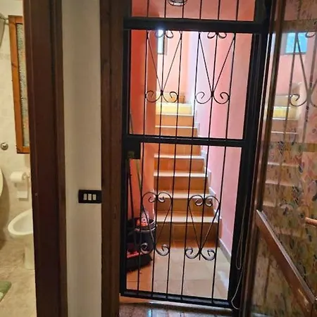 Bel Seminterrato Con Finestre Apartment *