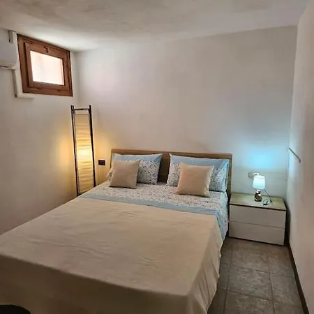 Bel Seminterrato Con Finestre Apartment